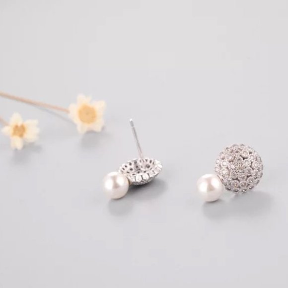 S925 Shell Pearl CZ Stud Earrings - Picture 4 of 9